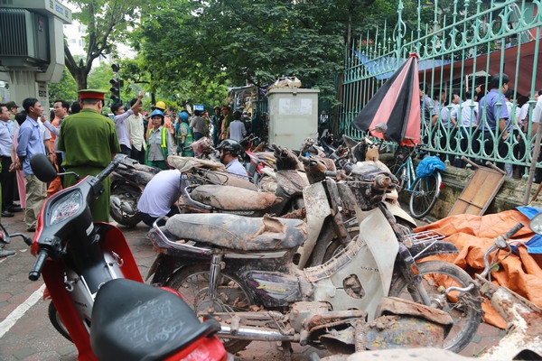 Sập biệt thự cổ ở Hà Nội, hai nạn nhân nữ tử vong