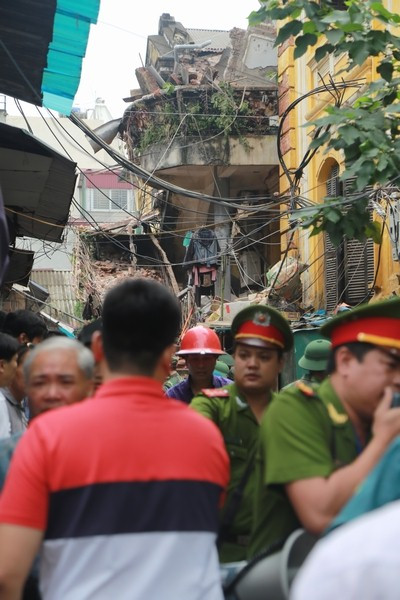 Sập biệt thự cổ ở Hà Nội, hai nạn nhân nữ tử vong