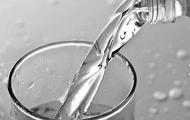 8 lý do vàng để bạn uống nước mỗi ngày