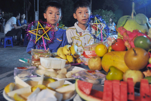 EVN HANOI mang Tết Trung thu đến với trẻ em mồ côi, mắc bệnh hiểm nghèo