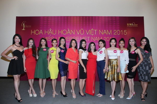 Hoa hậu Thu Hoài truyền cảm hứng cho thí sinh Hoa hậu Hoàn Vũ Việt Nam 2015 