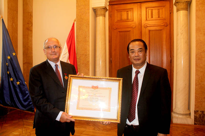 Đoàn cán bộ cấp cao TANDTC Việt Nam thăm và làm việc tại Hungary và Thụy Sĩ