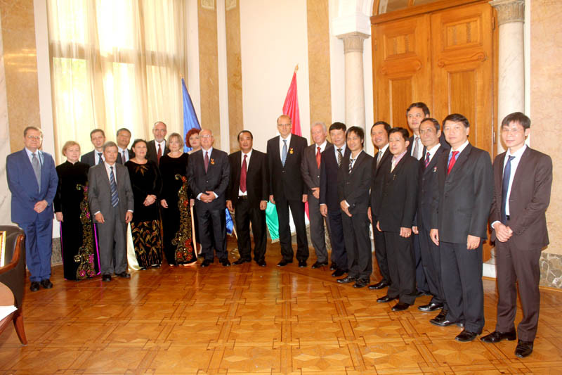 Đoàn cán bộ cấp cao TANDTC Việt Nam thăm và làm việc tại Hungary và Thụy Sĩ