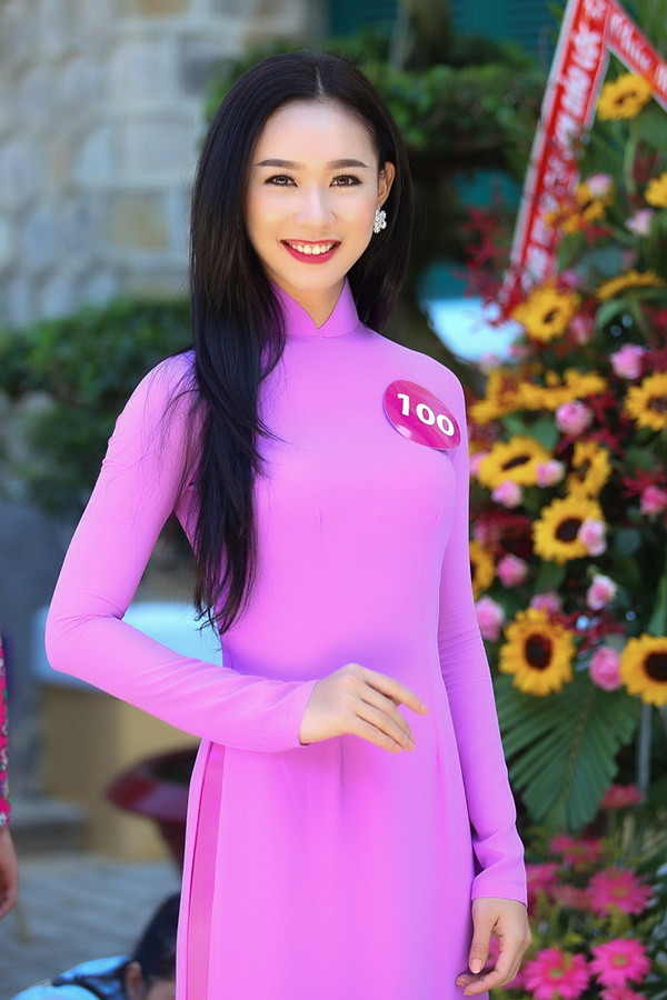 Người đẹp Nguyễn Thùy Linh cao 1m725, sinh năm 1995 đến từ Đồng Nai