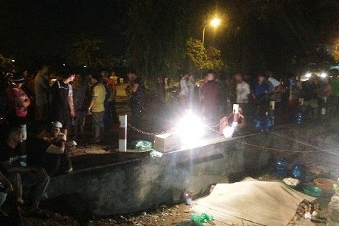Hà Nội: Hai mẹ con chết trong tư thế buộc chặt vào nhau dưới cống nước