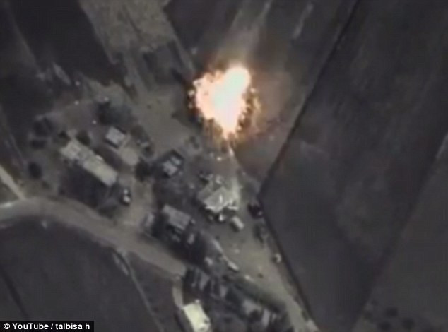 Máy bay chiến đấu Nga phá hủy một trại huấn luyện khủng bố của IS