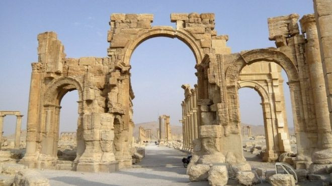 IS “đánh sập” Khải Hoàn Môn ở thành phố cổ Palmyra