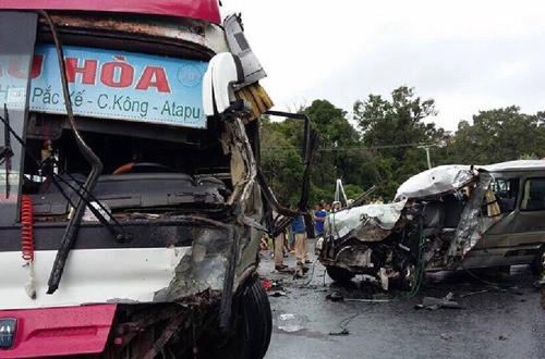 Tin tức tai nạn giao thông ngày 6/10: Xe khách chở người Việt tai nạn ở Lào, 8 người thương vong