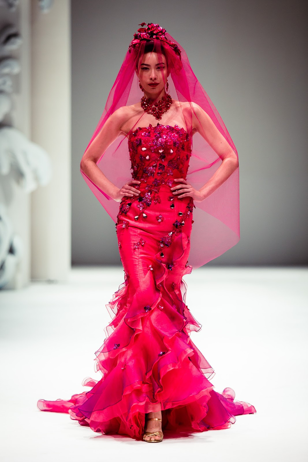 “Bà hoàng” áo cưới Nhật Bản mang BST “khủng” đến Vietnam International Fashion Week