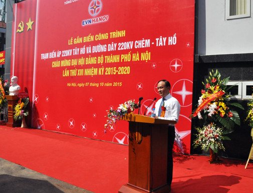 EVN HANOI gắn biển công trình chào mừng Đại hội Đảng bộ Tp. Hà Nội lần thứ XVI
