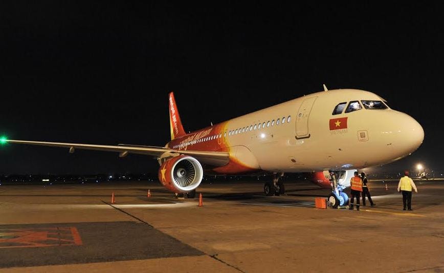 Vietjet chào đón đoàn khách SkyBoss về từ châu Âu cùng tàu bay thứ 28