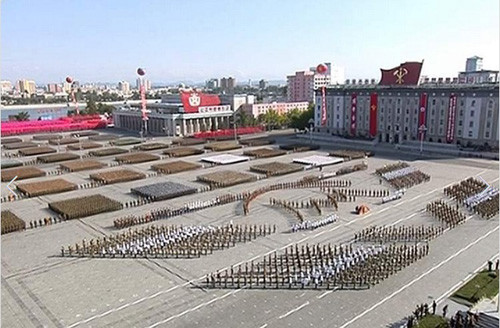 Cận cảnh lễ duyệt binh lớn chưa từng có ở Triều Tiên