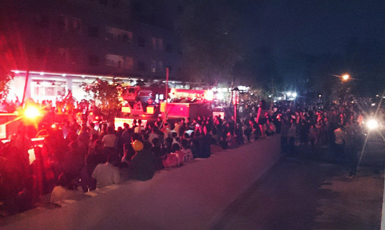 Báo cháy chung cư VP5 Linh Đàm, người dân hốt hoảng bỏ chạy