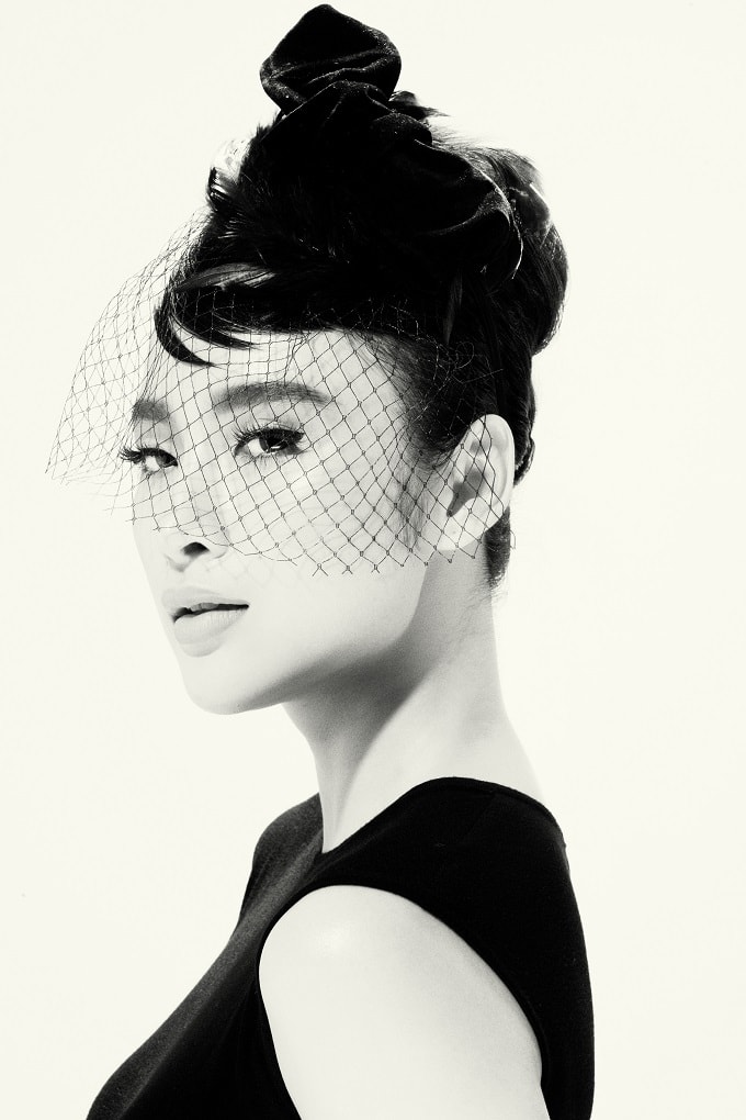 Angela Phương Trinh hóa thành nàng thơ Audrey Hepburn của NTK Đỗ Mạnh Cường