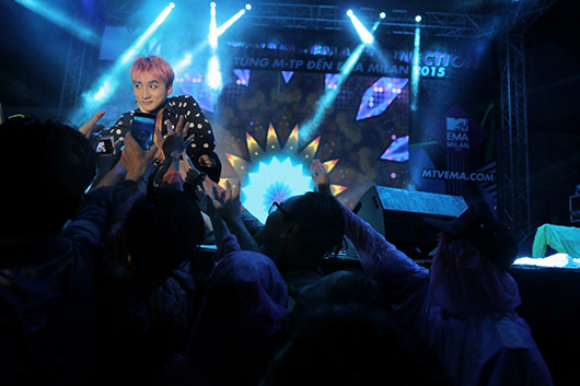 MTV EMA 2015: Sơn Tùng M-TP chiến thắng tại khu vực Đông Nam Á