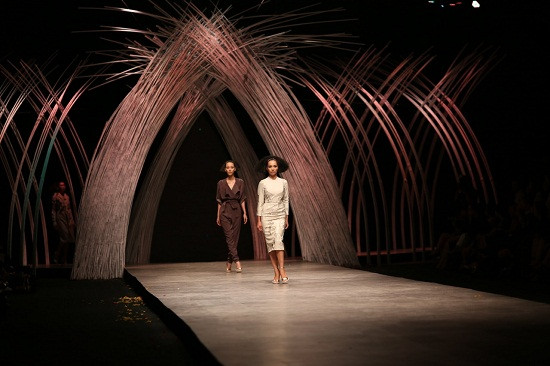 Những con số khủng của sàn diễn Vietnam International Fashion Week 2015