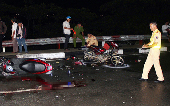 Tin tức tai nạn giao thông ngày 17/10: Tai nạn trên cao tốc Trung Lương, 3 người thương vong