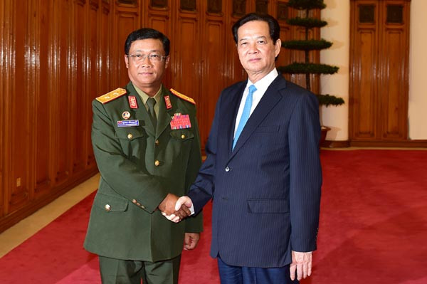 Thủ tướng tiếp Tổng tham mưu trưởng QĐND Lào