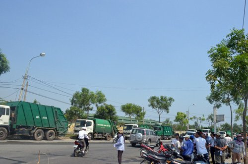 Tin tức xã hội ngày 21/10: Hàng nghìn người dân bao vây xe tải chở rác ở Đà Nẵng