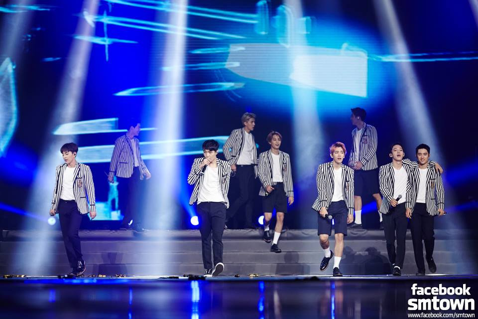 Mãn nhãn concert mới nhất của EXO tại Quảng Châu