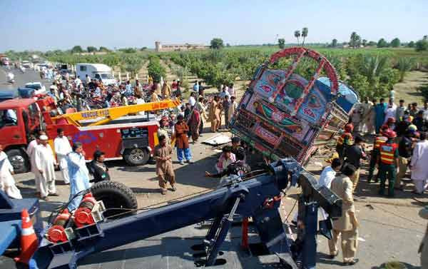 Pakistan: Tai nạn xe buýt, hơn 50 người thương vong