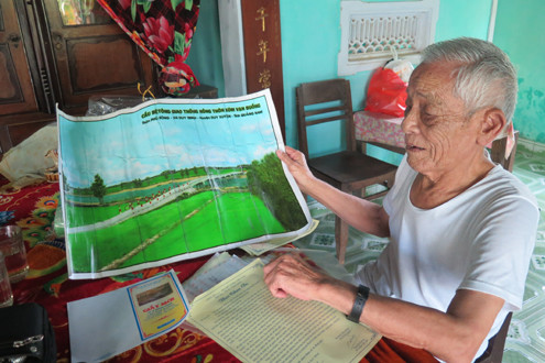 Ông lão 84 tuổi hơn 30 lần đi vận động tiền xây cầu