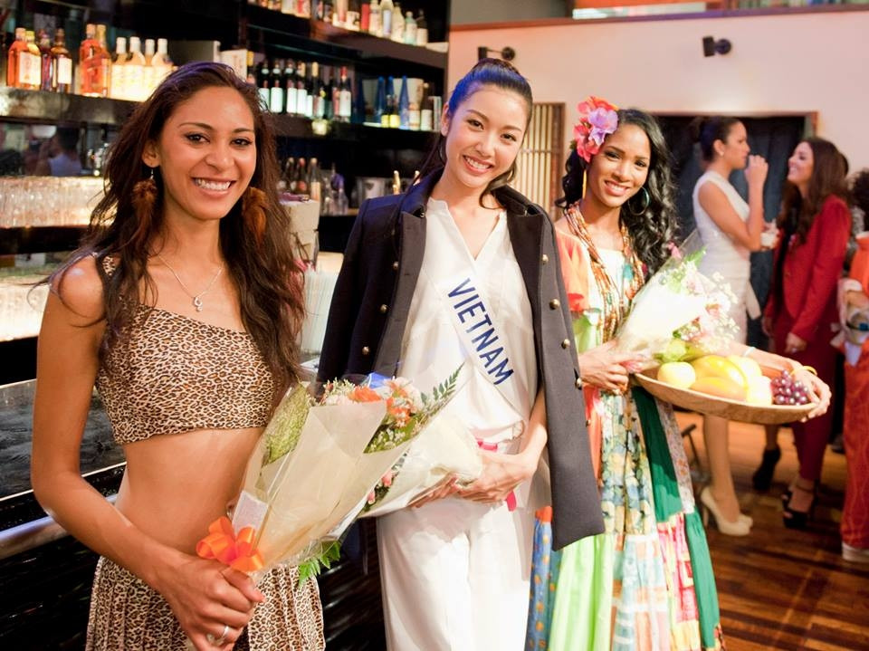 Hoa hậu Quốc tế 2015: Thúy Vân giới thiệu về Việt Nam bằng ca khúc do cô sáng tác