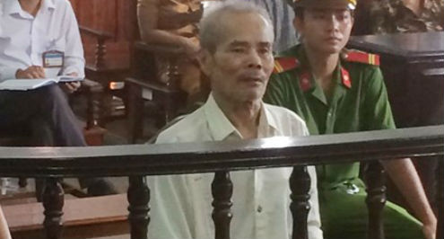 Tin tức xét xử ngày 30/10: Bay từ Đài Loan sang Việt Nam để giết vợ