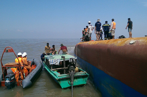 Vụ chìm tàu trên sông Soài Rạp: Đã tìm thấy một người còn sống 