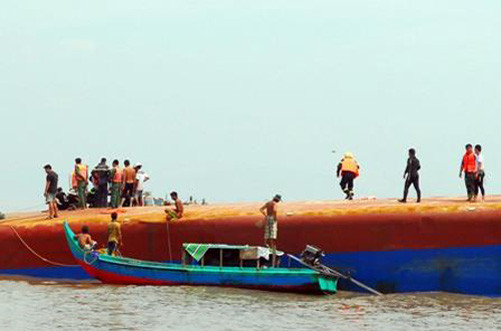 Vụ chìm tàu trên sông Soài Rạp: Đã phát hiện và vớt được xác 2 nạn nhân