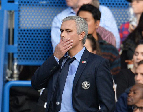 Chelsea 1-3 Liverpool: Bại trận trước Klopp, Mourinho còn cửa ở lại?