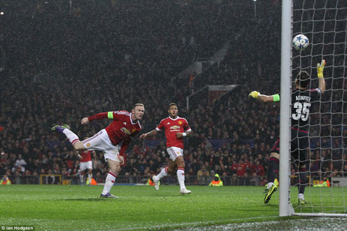 Cận cảnh Manchester United 1-0 CSKA Moscow: Công đầu cho Wayne Rooney