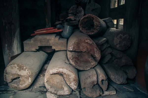 Cận cảnh căn nhà gỗ cổ hơn 300 năm tuổi có từ thời Lê ở Hà Nội