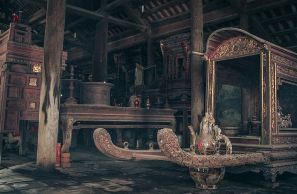Cận cảnh căn nhà gỗ cổ hơn 300 năm tuổi có từ thời Lê ở Hà Nội