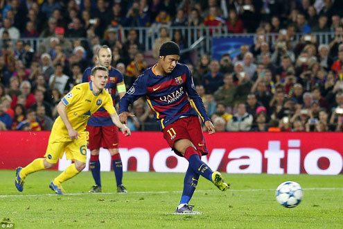 Champions League 5/11: Barcelona đặt một chân vào vòng knock-out