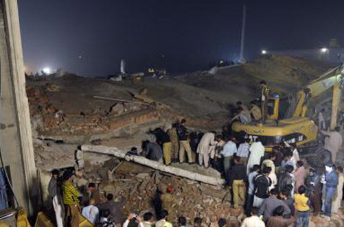 Pakistan: Sập nhà máy, gần 60 người thương vong 