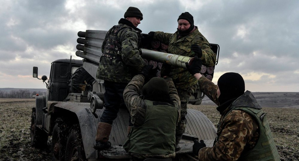 Phe ly khai tố quân Kiev tấn công bằng dàn pháo phản lực Cuồng phong