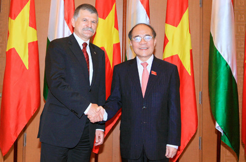 Chủ tịch Quốc hội Nguyễn Sinh Hùng hội đàm với Chủ tịch Quốc hội Hungary 