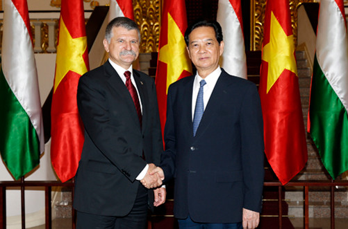 Thủ tướng Nguyễn Tấn Dũng hội kiến Chủ tịch Quốc hội Hungary 