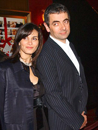 Mr. Bean kết hôn với người tình bằng tuổi con gái
