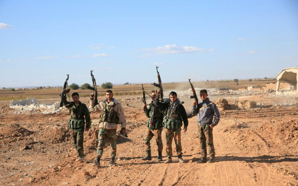Nóng: Quân đội Syria thâm nhập Kweyris, phá vỡ vòng kìm kẹp của IS