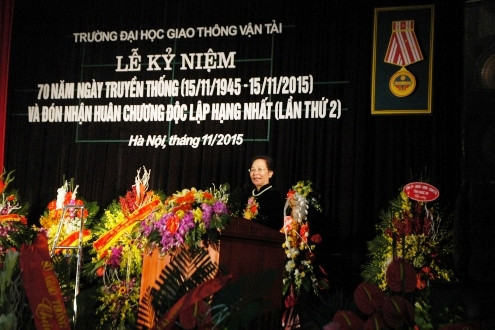 Phó Chủ tịch nước Nguyễn Thị Doan: “Ngành giao thông cùng đi theo đất nước”