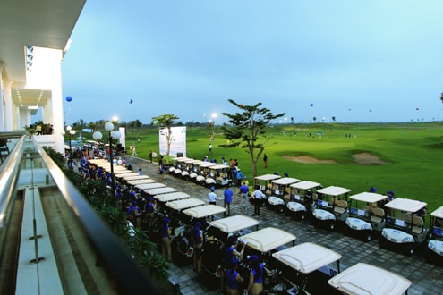 Ngày thi đấu thứ nhất FLC Golf Championship 2015: Trải nghiệm đặc biệt trên FLC Golf Links 