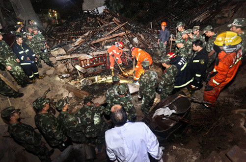Lở đất và nổ khí gas tại Trung Quốc gây nhiều thương vong 