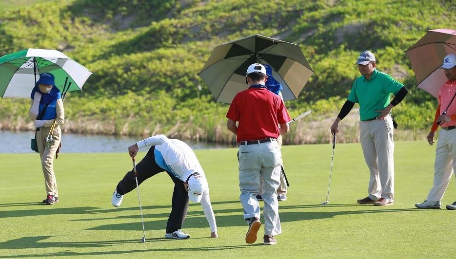 Ngày thi đấu thứ 2 giải FLC Golf Championship 2015: Sôi động cuộc đua