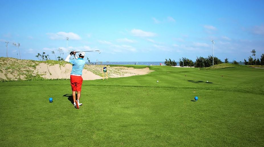 Ngày thi đấu thứ 2 giải FLC Golf Championship 2015: Sôi động cuộc đua