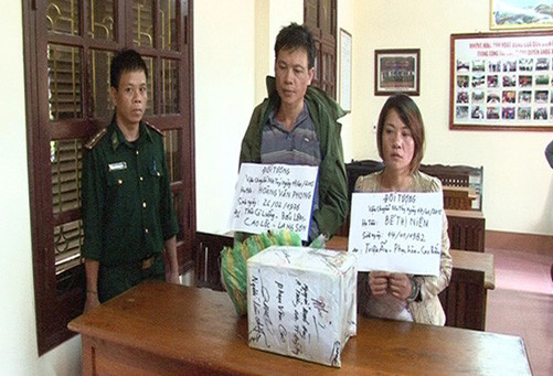 Bắt quả tang đôi nam nữ vận chuyển 10 kg ma túy đá từ Trung Quốc vào Việt Nam