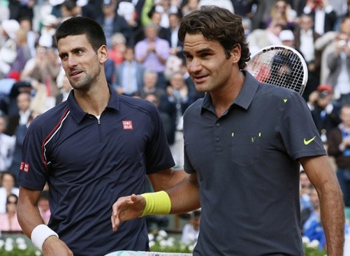 Federer bất ngờ hạ Djokovic giành vé vào bán kết ATP World Tour Finals