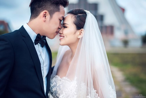 Hoa hậu Diễm Hương khoe ảnh cưới đẹp như cổ tích