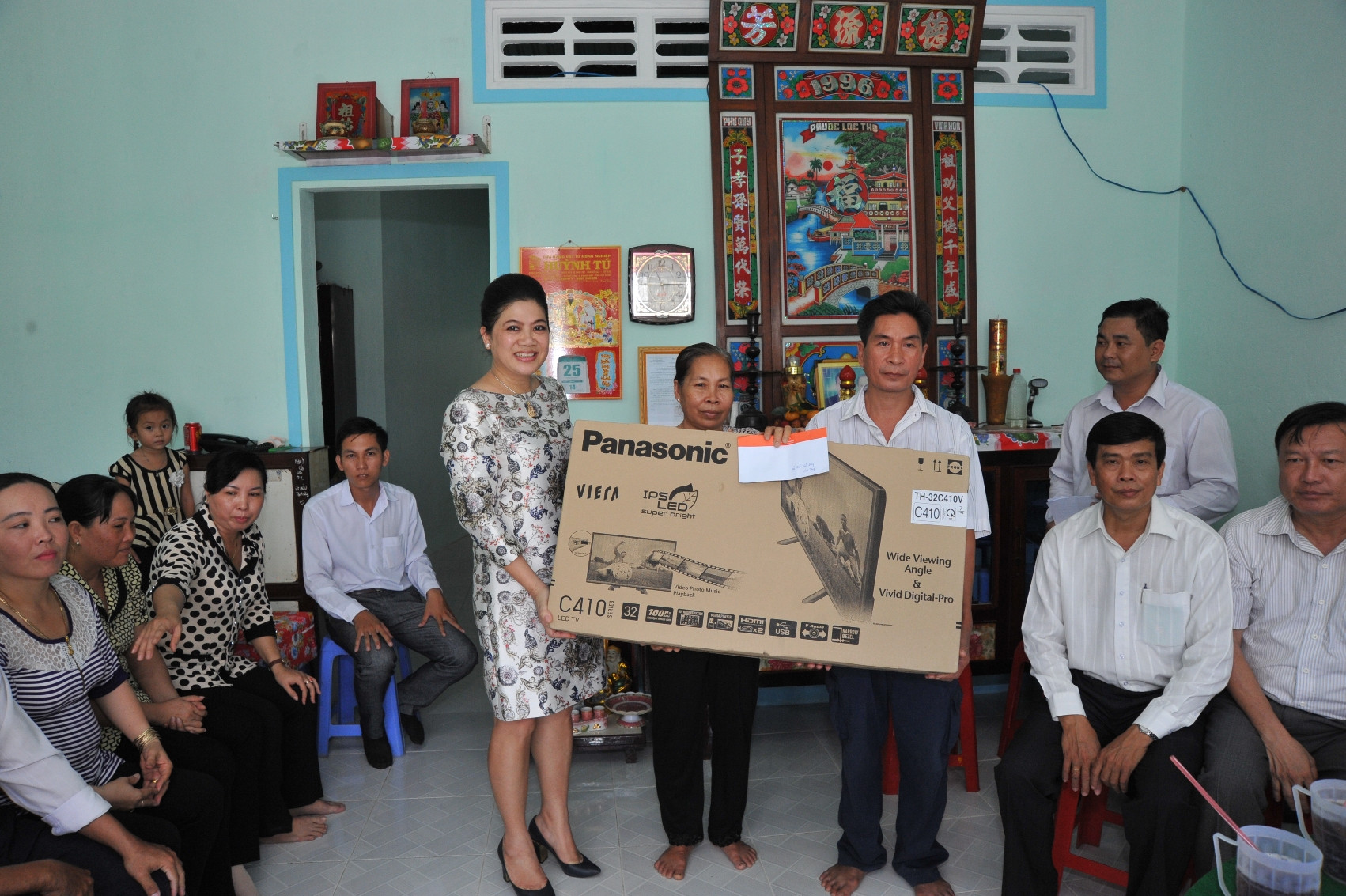 Trao tặng 10 căn nhà tình thương tại tỉnh Hậu Giang